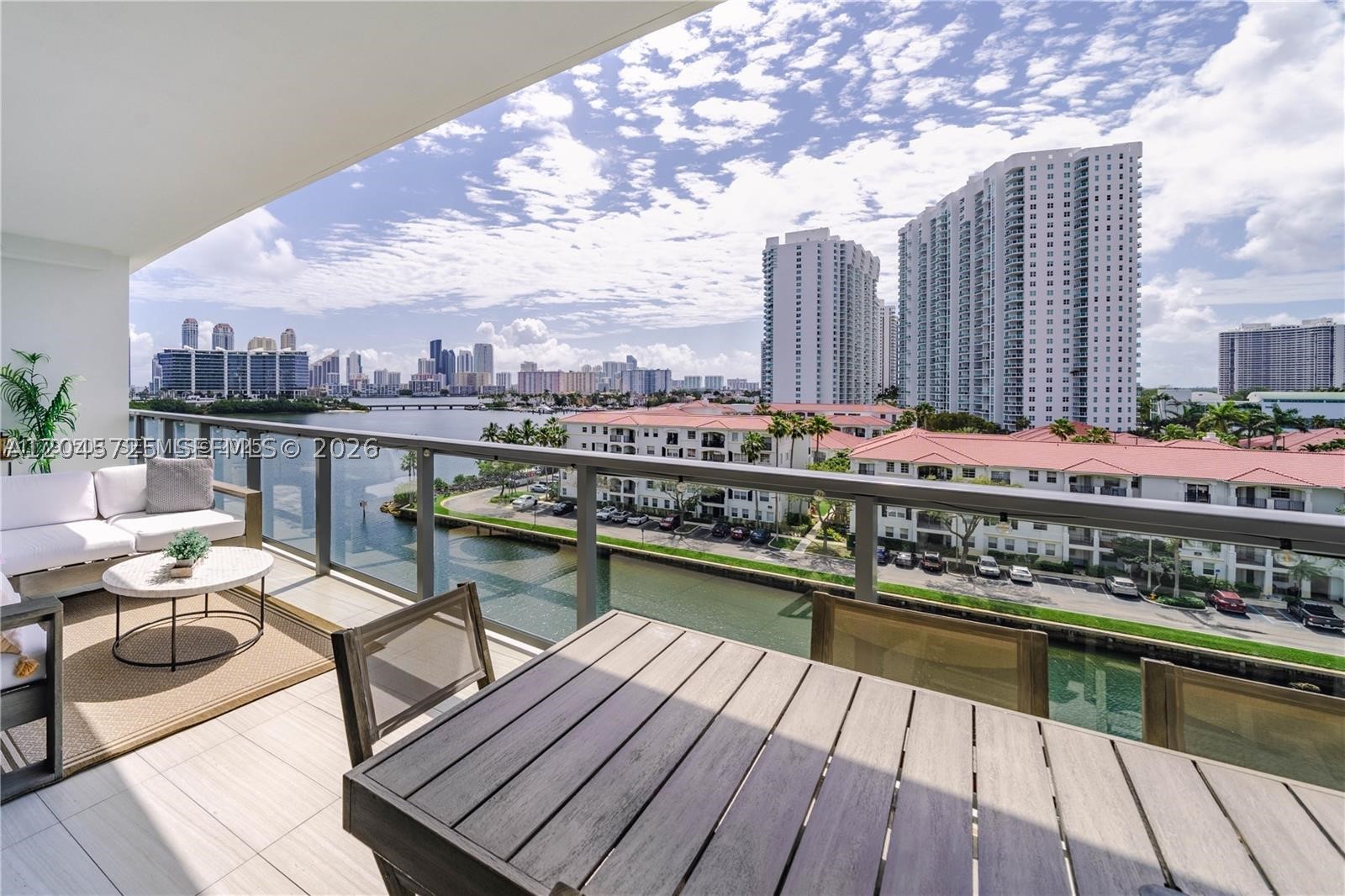 ECHO CONDO - Residential