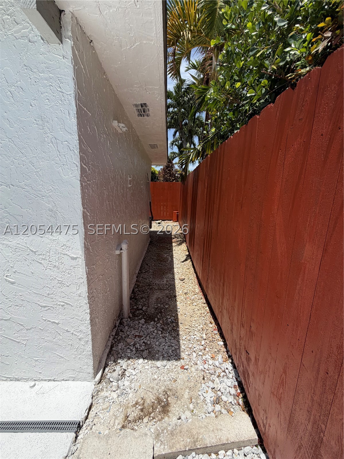KENDALL TRAILS SUB - Residential Lease