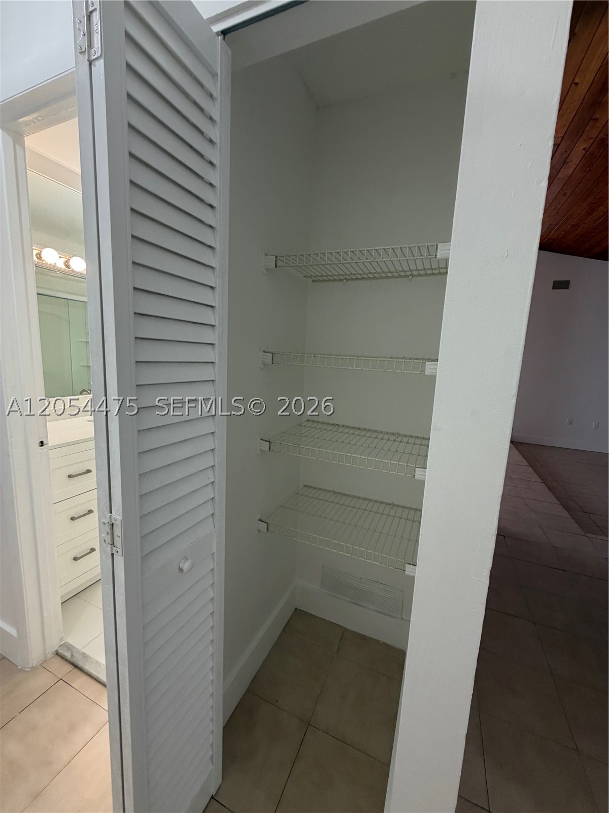 KENDALL TRAILS SUB - Residential Lease