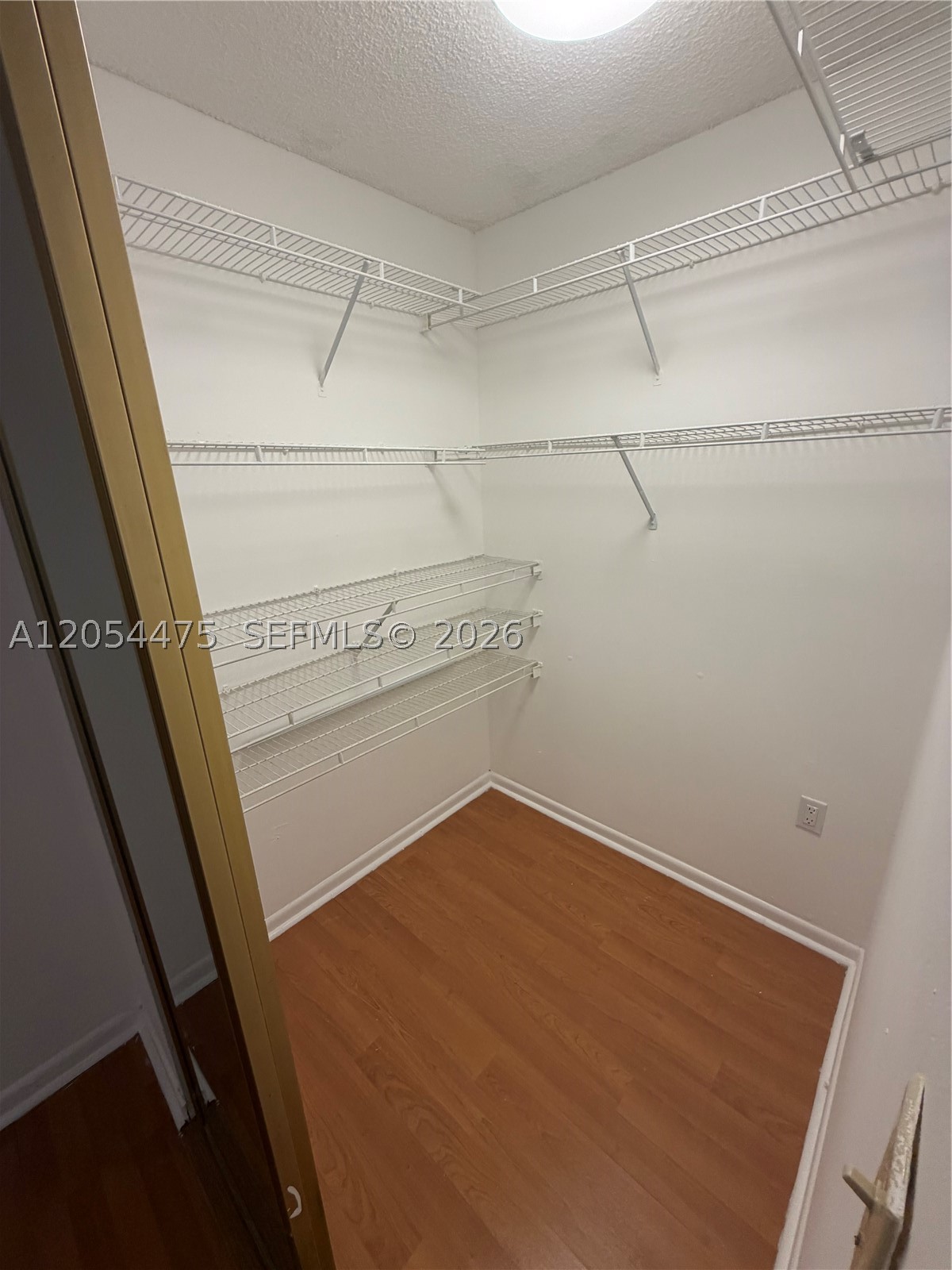 KENDALL TRAILS SUB - Residential Lease