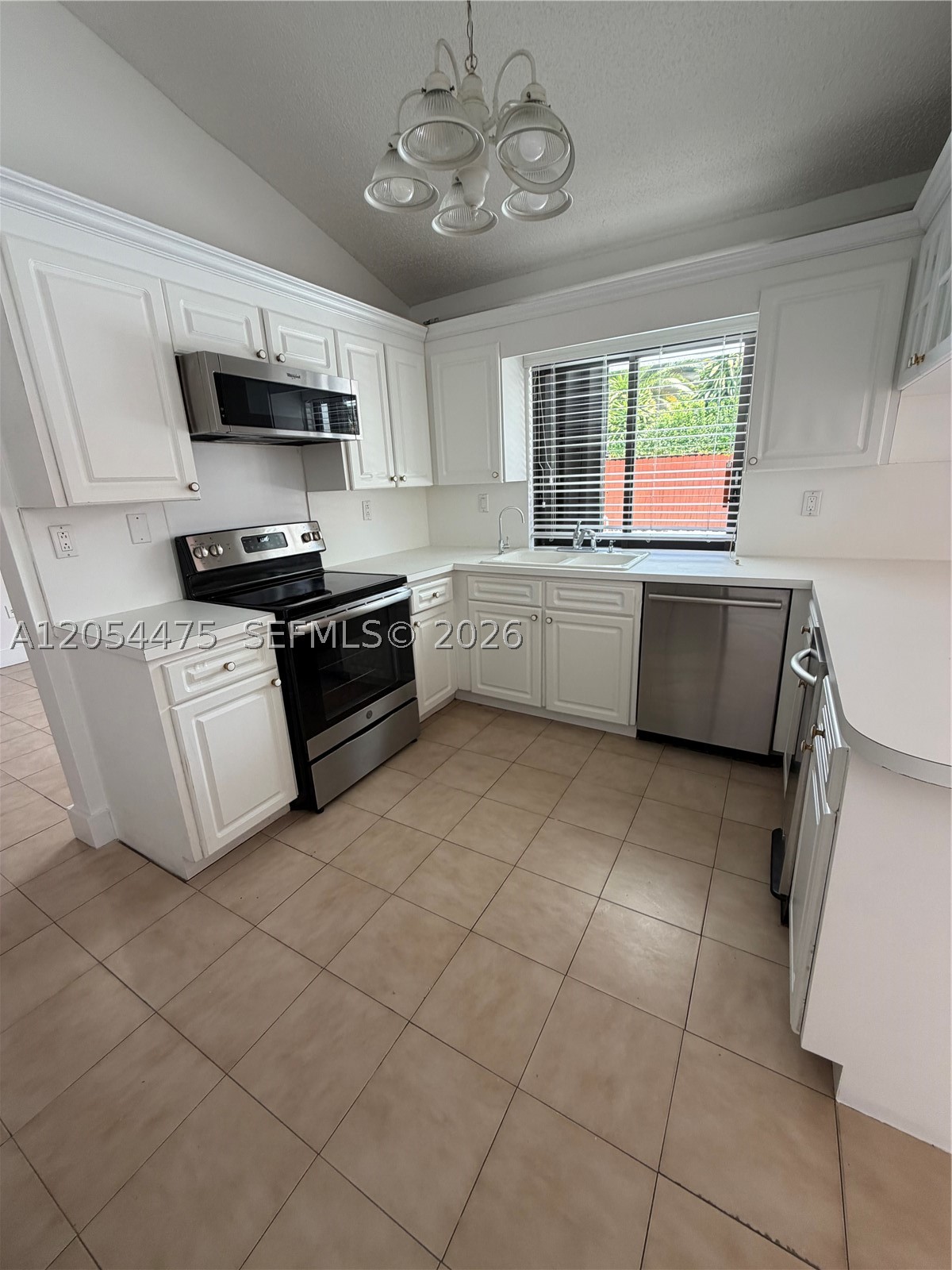 KENDALL TRAILS SUB - Residential Lease