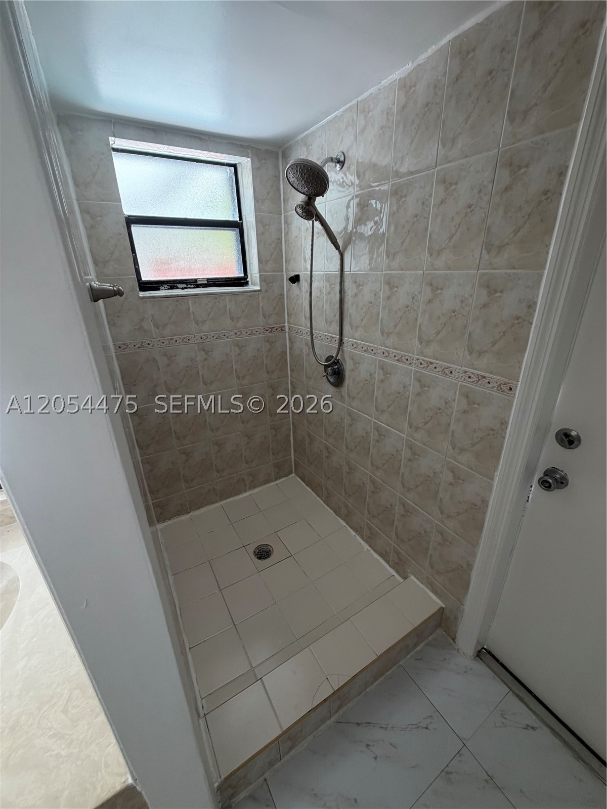 KENDALL TRAILS SUB - Residential Lease