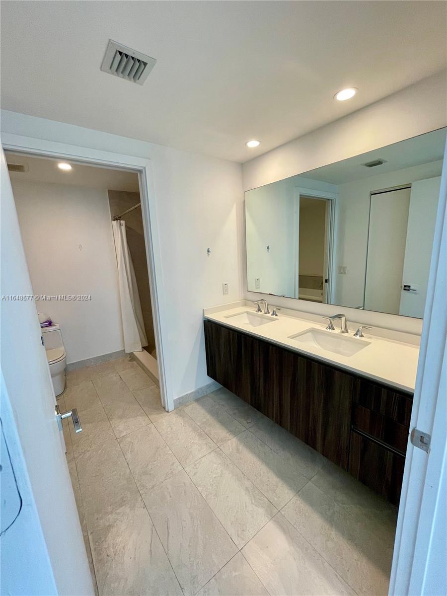 ARIA ON THE BAY CONDO - Residential Lease