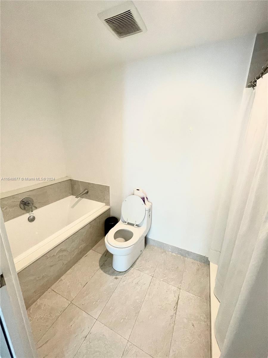 ARIA ON THE BAY CONDO - Residential Lease