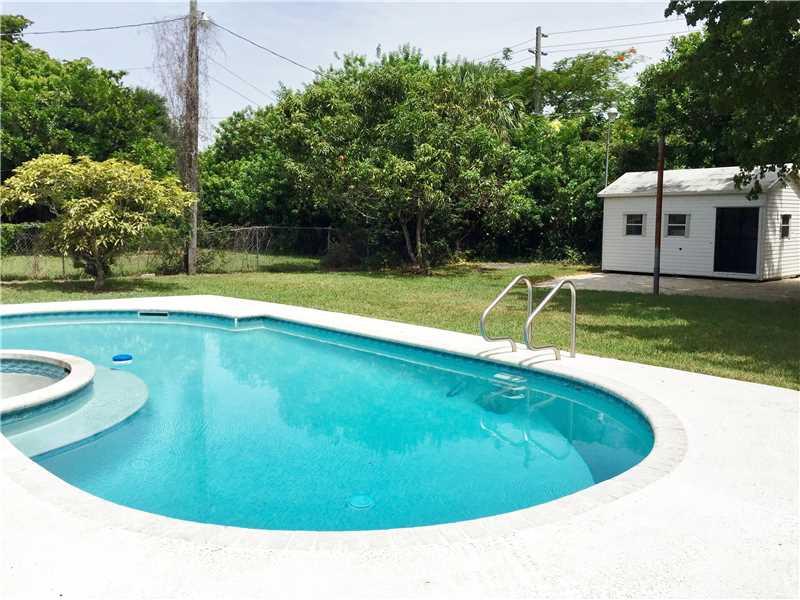 BROWARD GARDENS 21-48 B - Residential Income