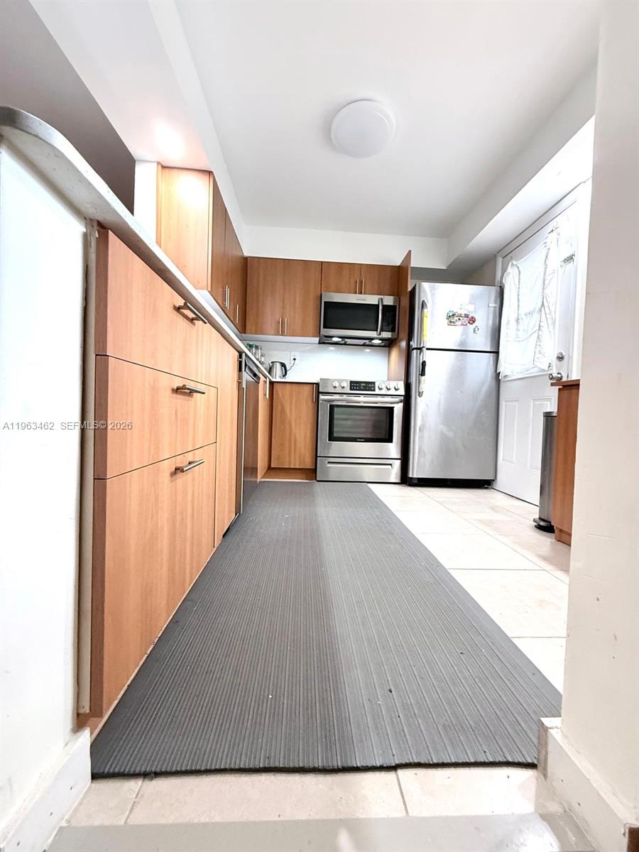 ROLLING GREEN CONDO C - Residential