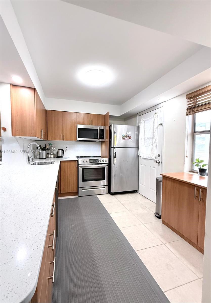 ROLLING GREEN CONDO C - Residential