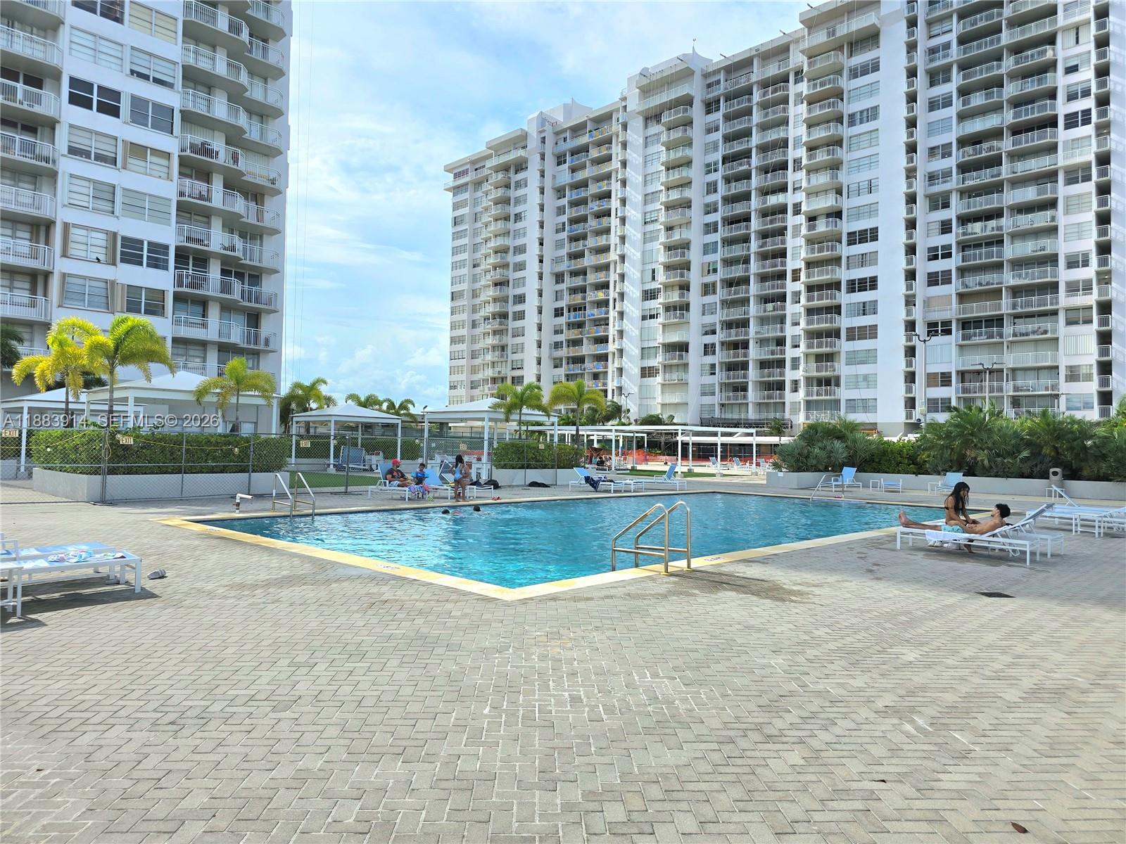 DEL PRADO MARINA - Residential