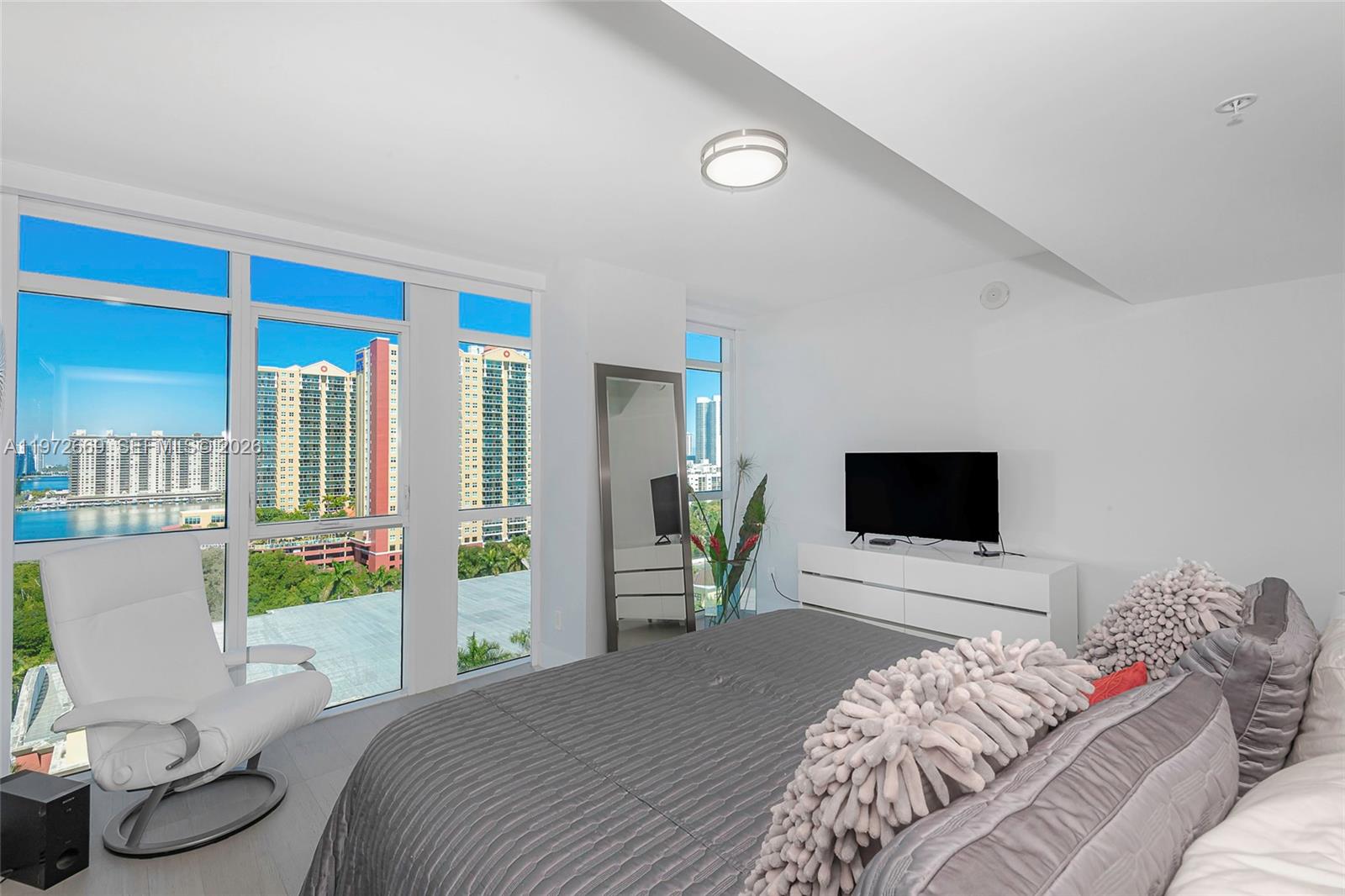 400 SUNNY ISLES CONDO EAS - Residential