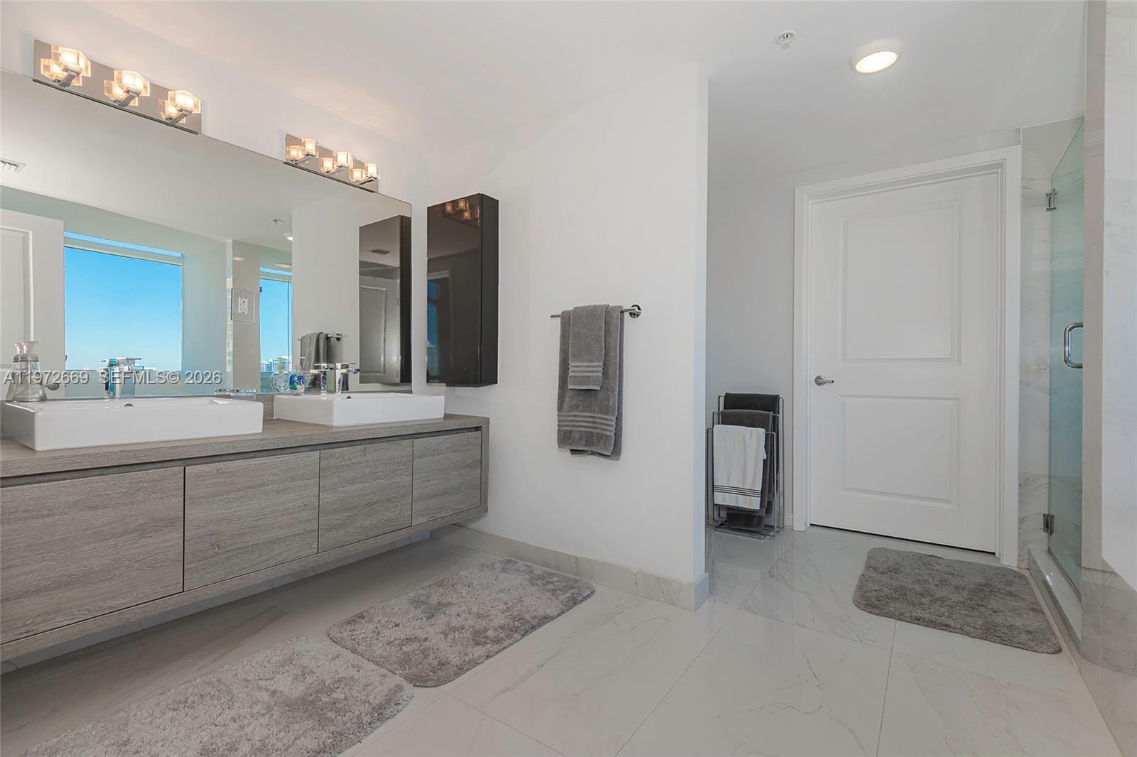 400 SUNNY ISLES CONDO EAS - Residential