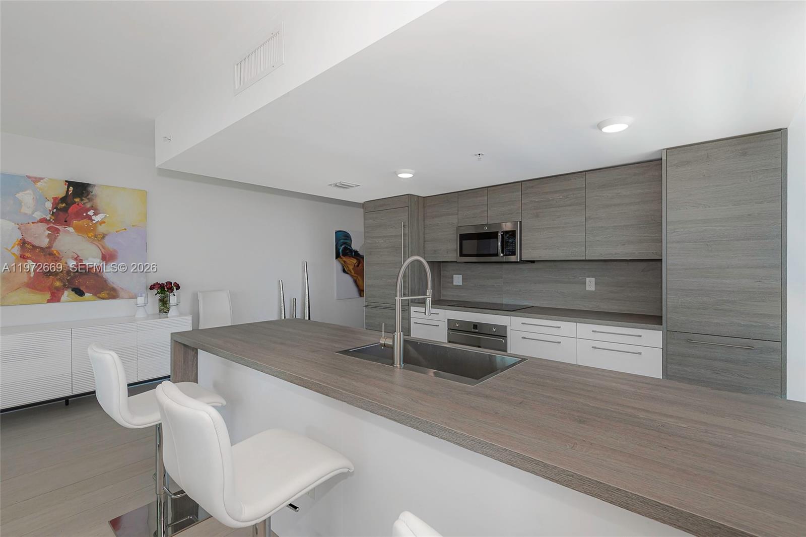 400 SUNNY ISLES CONDO EAS - Residential