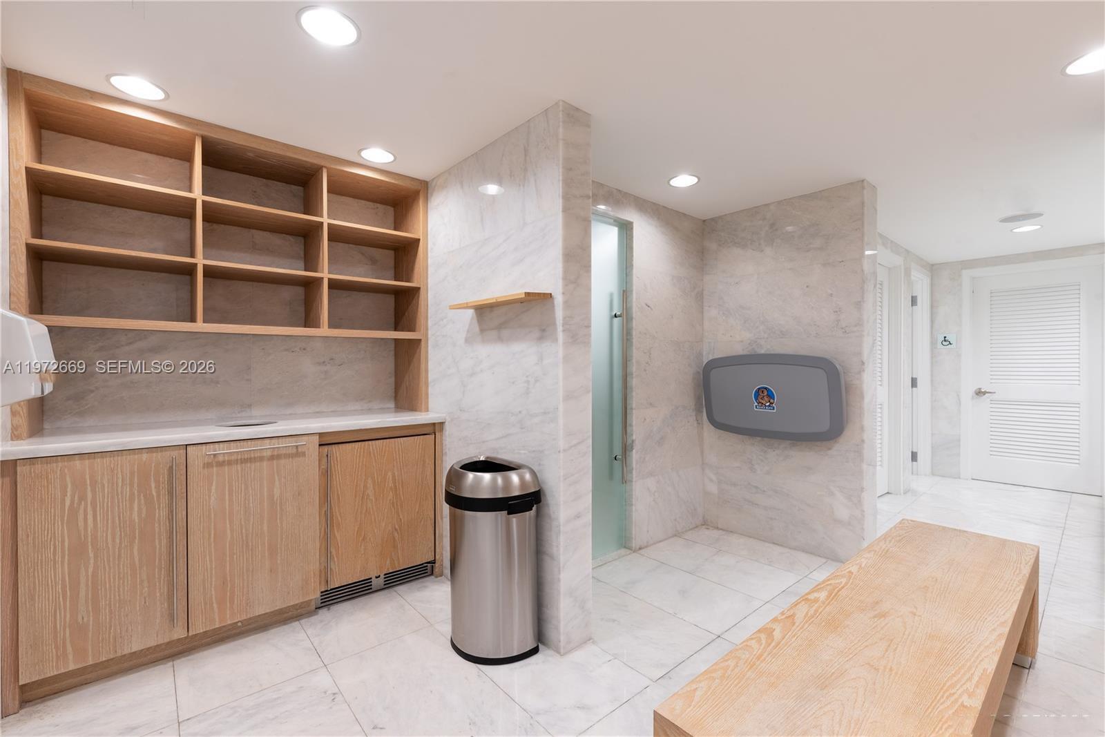 400 SUNNY ISLES CONDO EAS - Residential