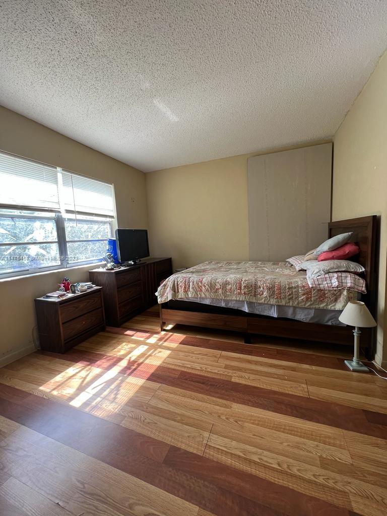 COUNTRY GARDENS CONDO - Residential