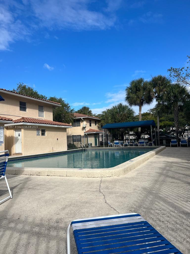 COUNTRY GARDENS CONDO - Residential