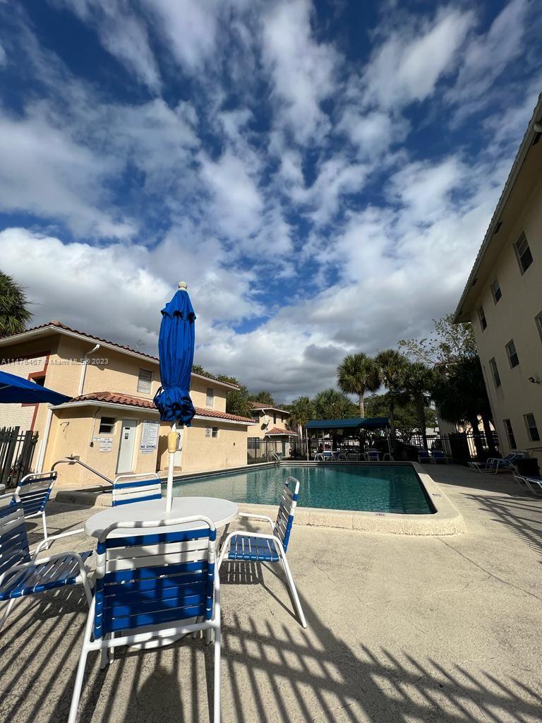 COUNTRY GARDENS CONDO - Residential