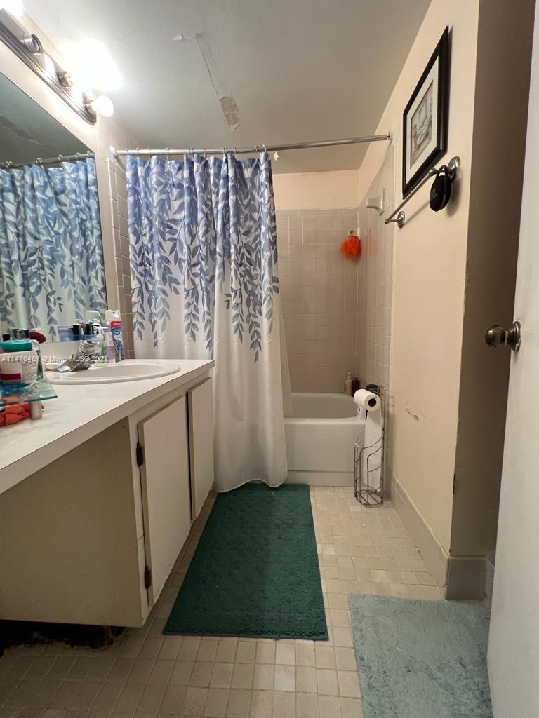 COUNTRY GARDENS CONDO - Residential