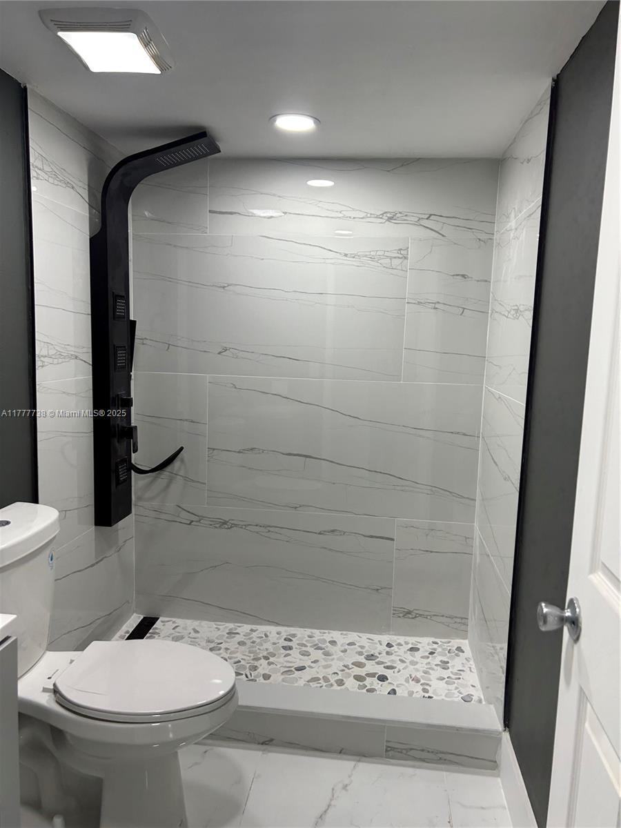 AVENTINE AT MIRAMAR CONDO - Residential Lease