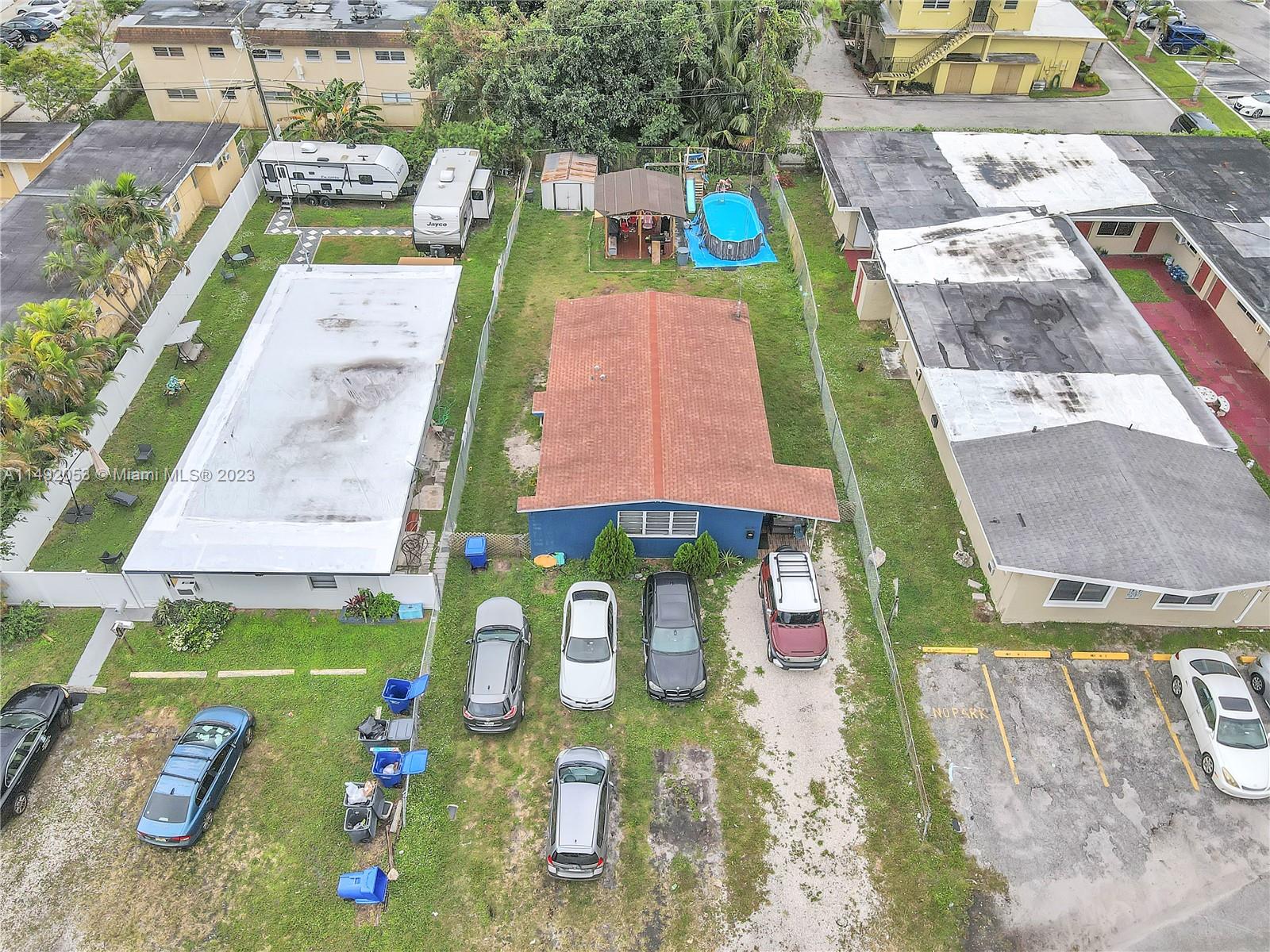 PINE RIDGE PARK - Residential