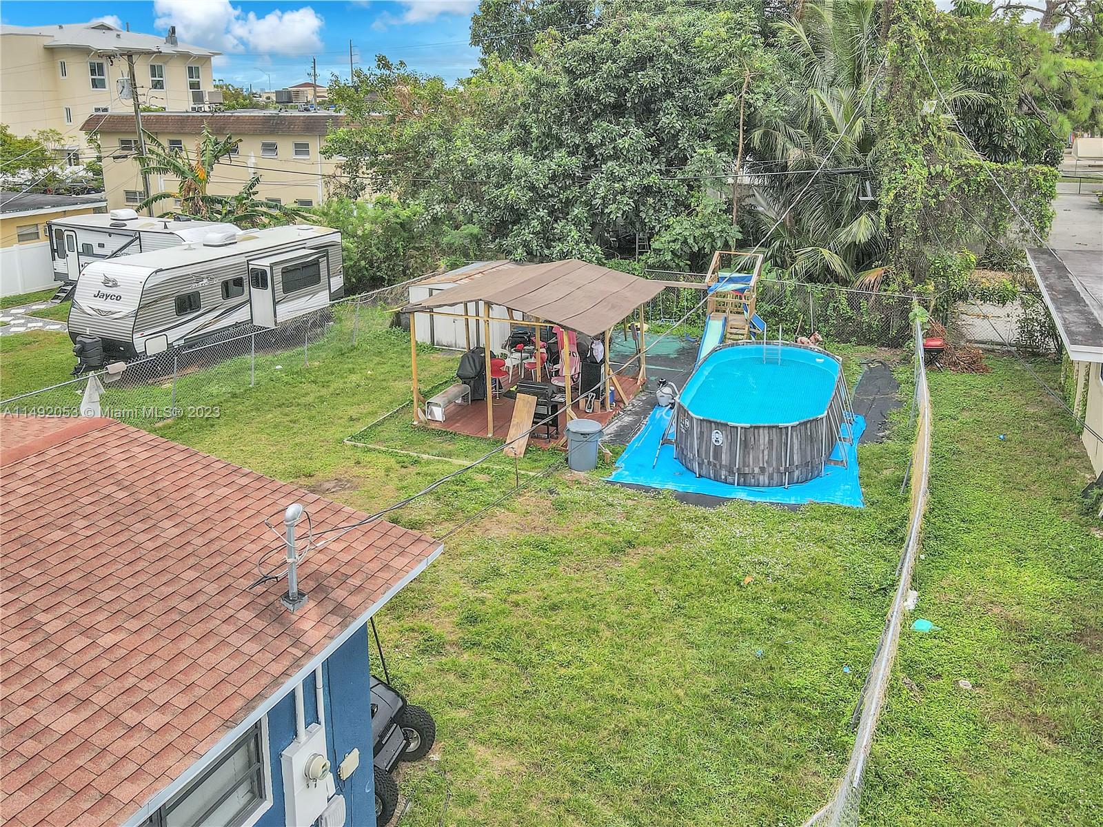 PINE RIDGE PARK - Residential