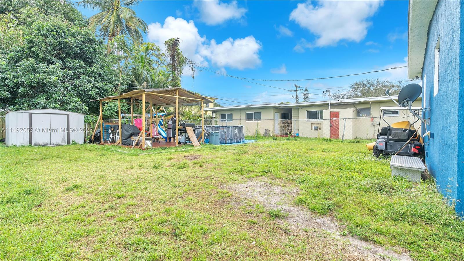 PINE RIDGE PARK - Residential