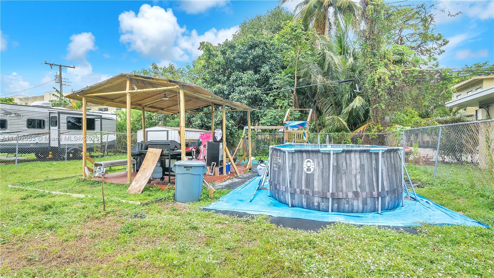 PINE RIDGE PARK - Residential