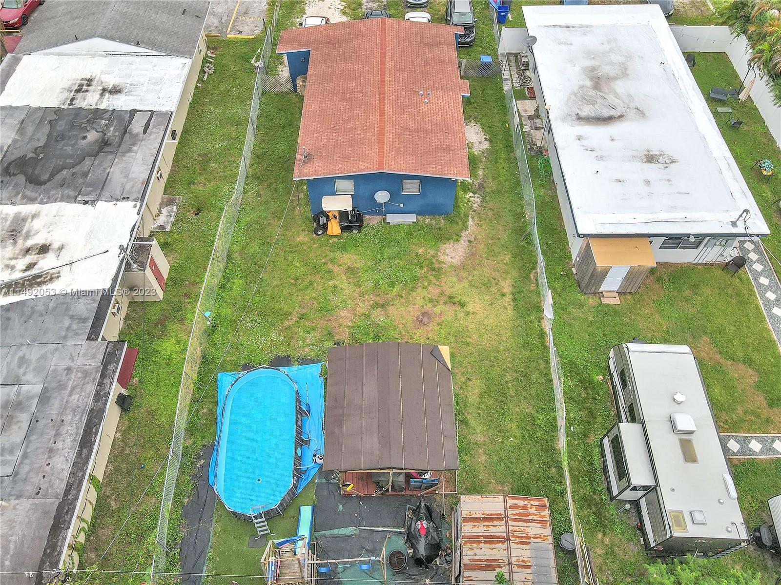 PINE RIDGE PARK - Residential