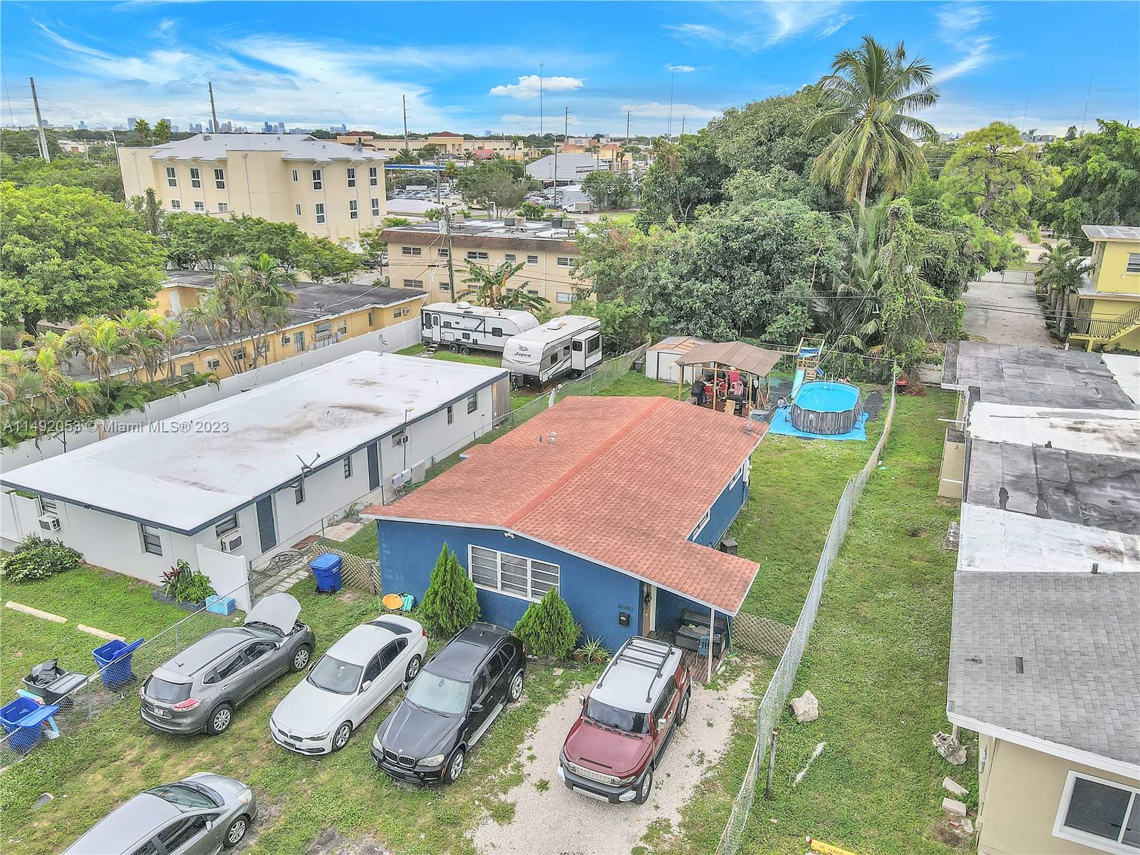 PINE RIDGE PARK - Residential