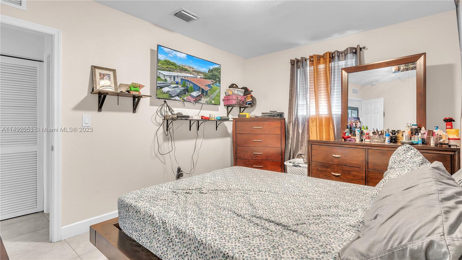 PINE RIDGE PARK - Residential
