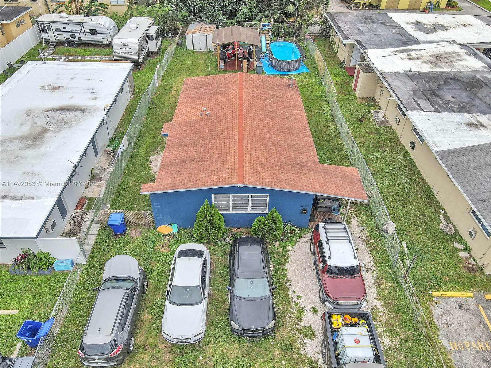 PINE RIDGE PARK - Residential