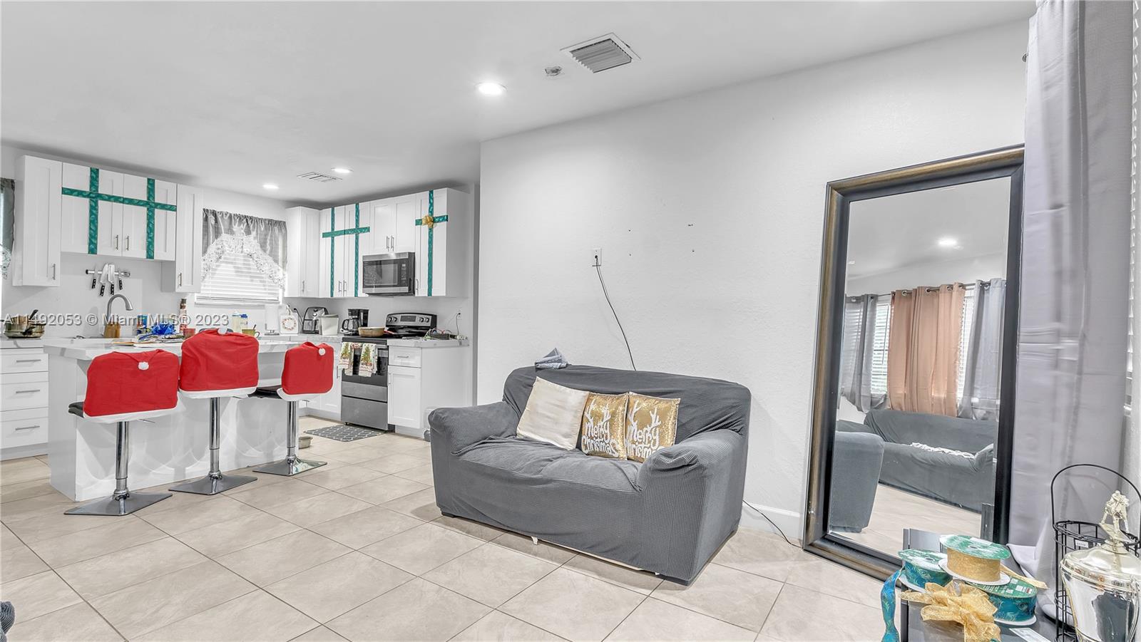 PINE RIDGE PARK - Residential