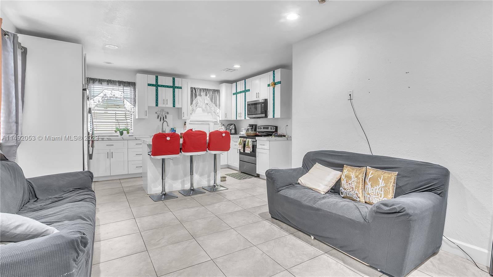 PINE RIDGE PARK - Residential