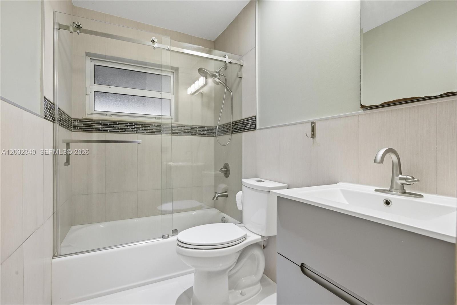 LAKES OF ACADIA UNIT 3 TH - Residential