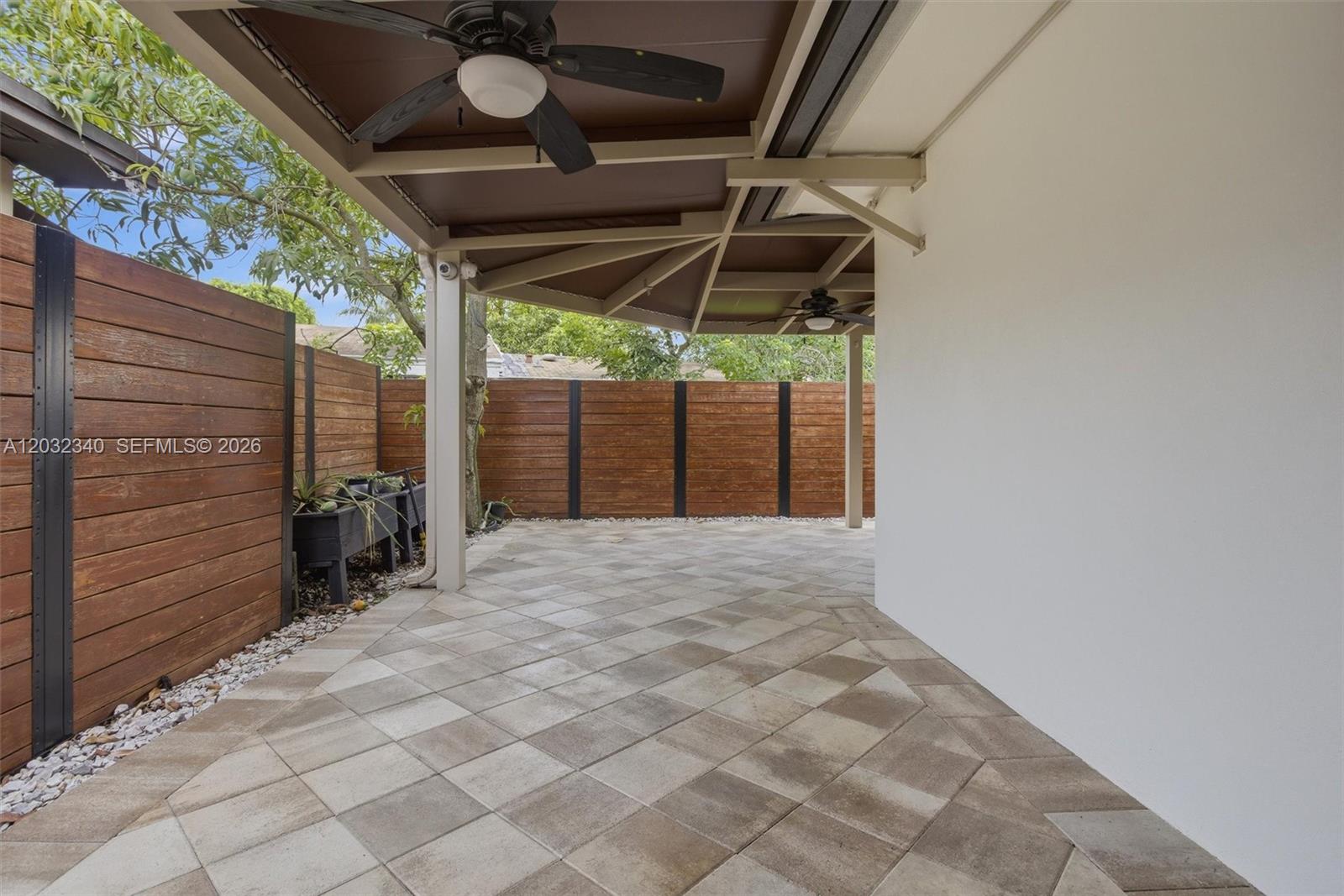 LAKES OF ACADIA UNIT 3 TH - Residential