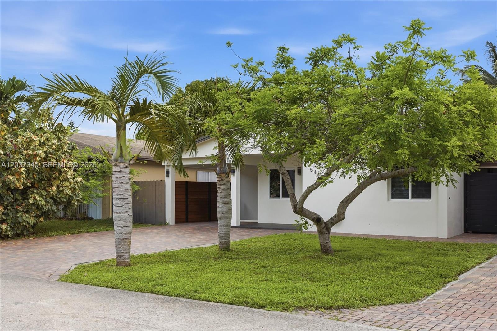 LAKES OF ACADIA UNIT 3 TH - Residential
