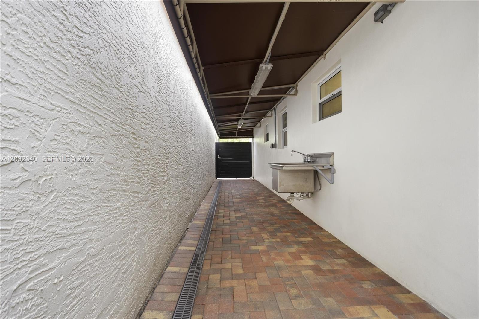 LAKES OF ACADIA UNIT 3 TH - Residential