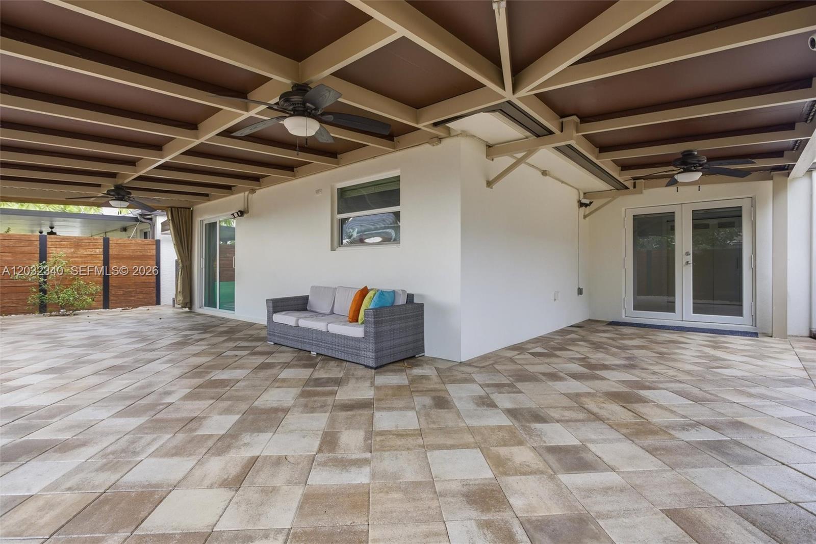 LAKES OF ACADIA UNIT 3 TH - Residential