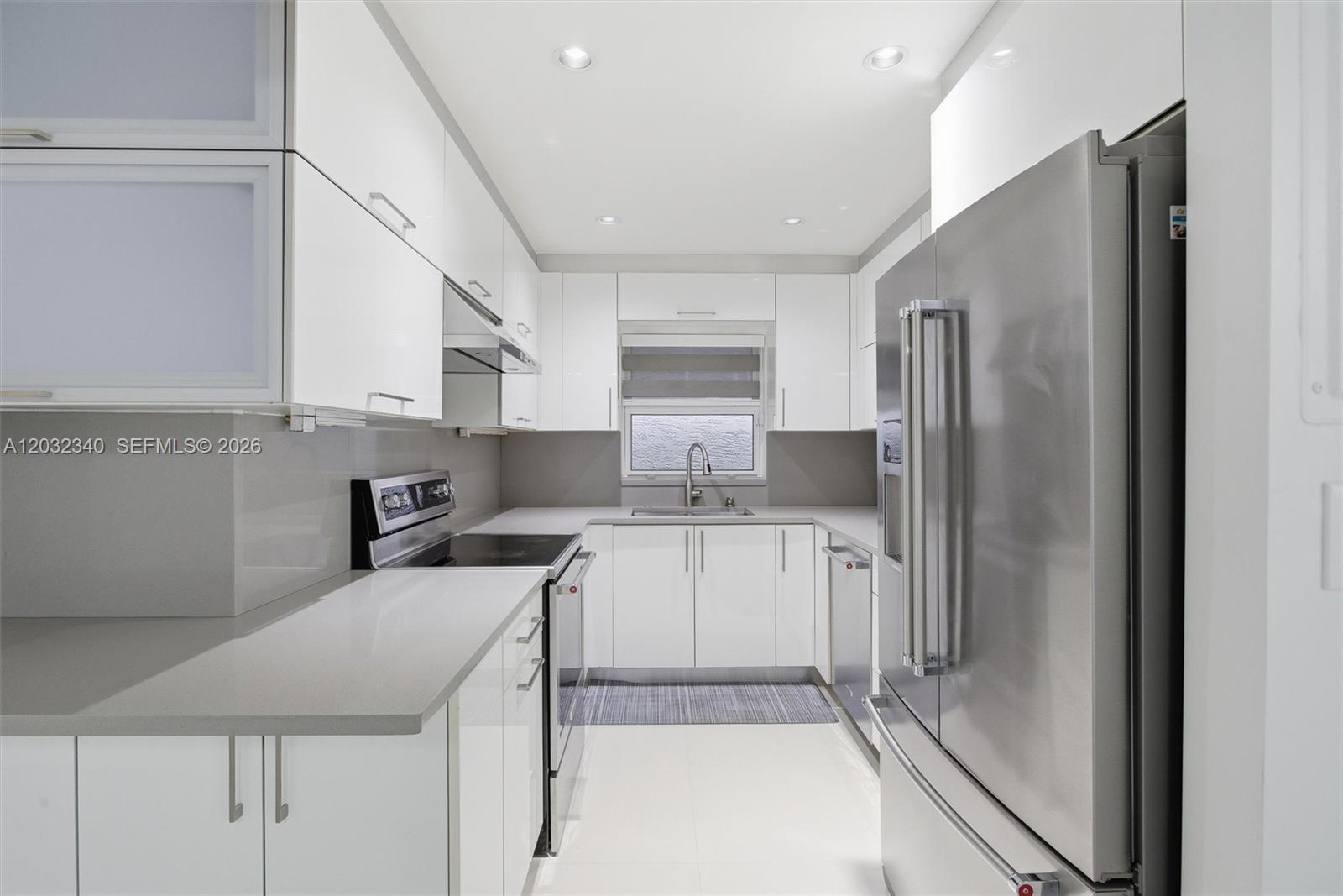 LAKES OF ACADIA UNIT 3 TH - Residential