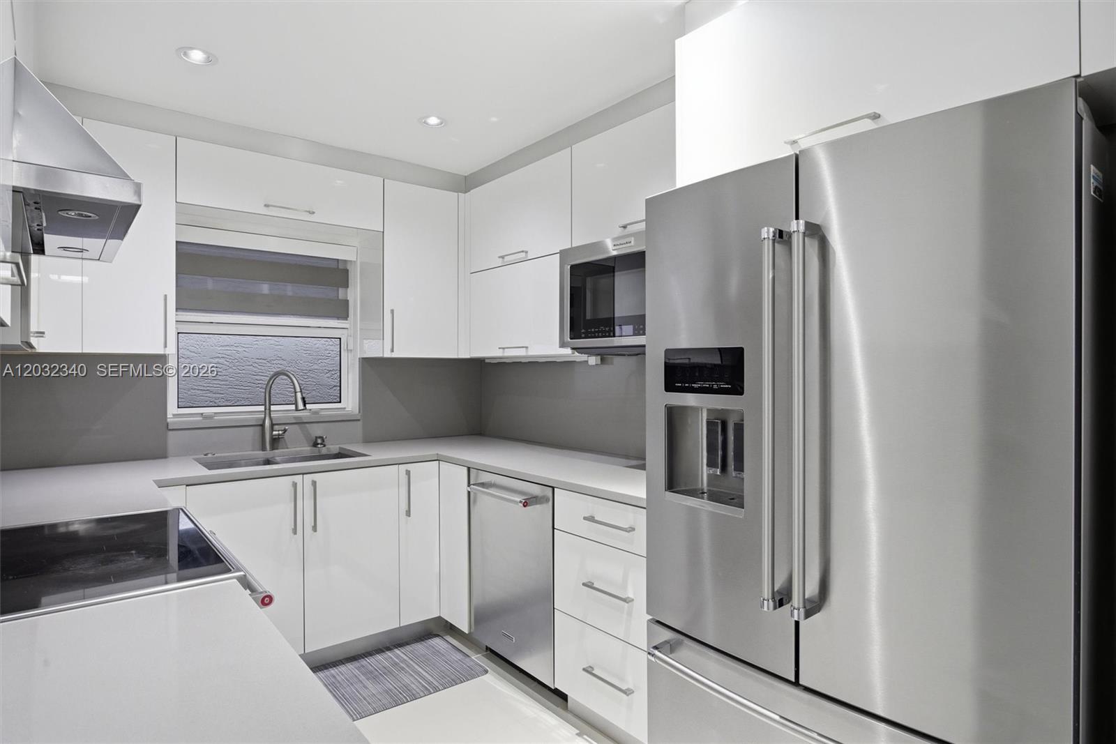 LAKES OF ACADIA UNIT 3 TH - Residential