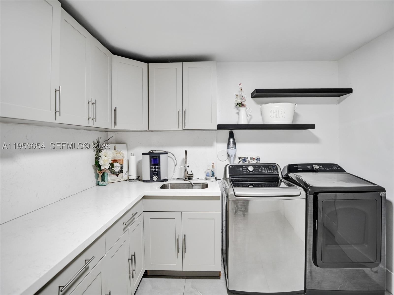 LAUREL OAKS EAST - Residential