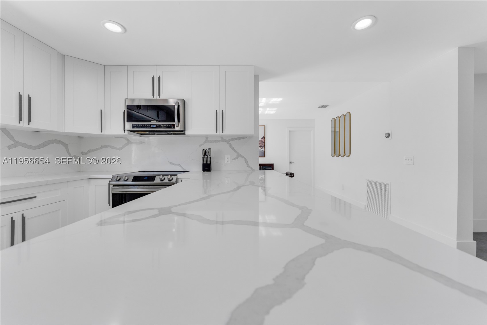 LAUREL OAKS EAST - Residential