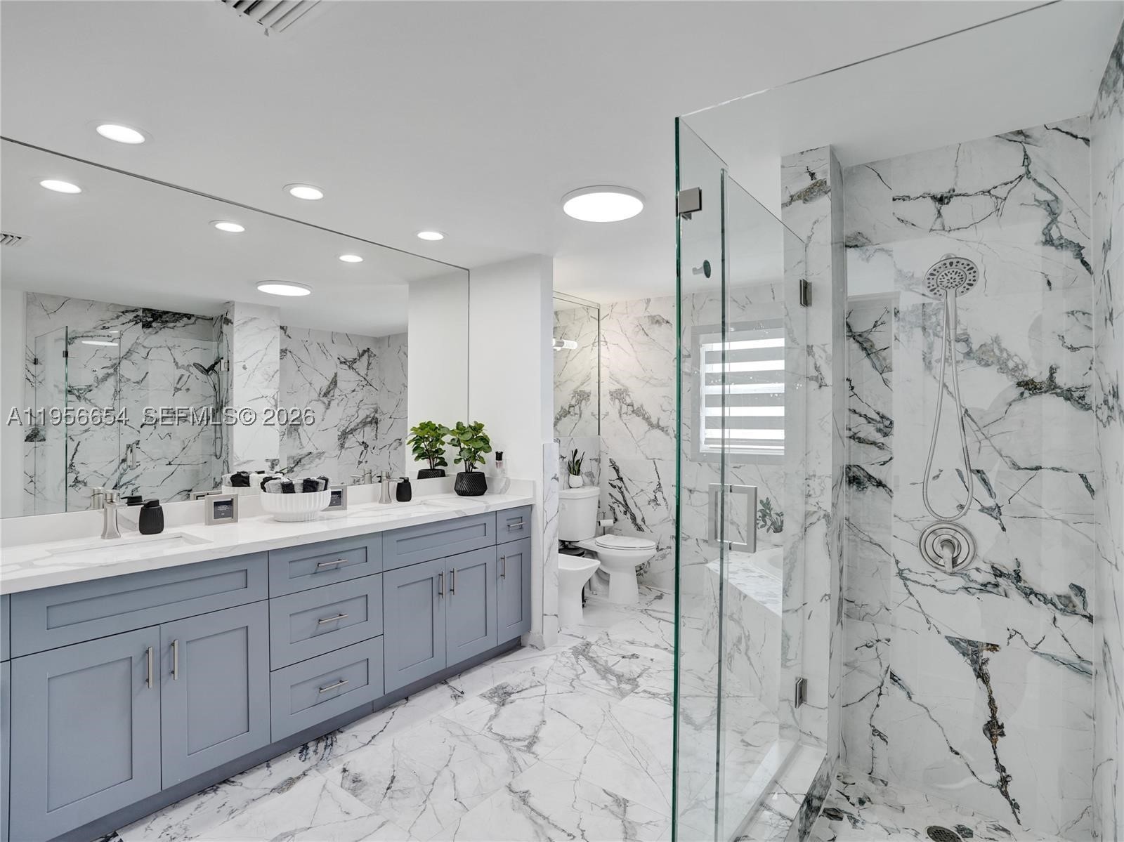 LAUREL OAKS EAST - Residential