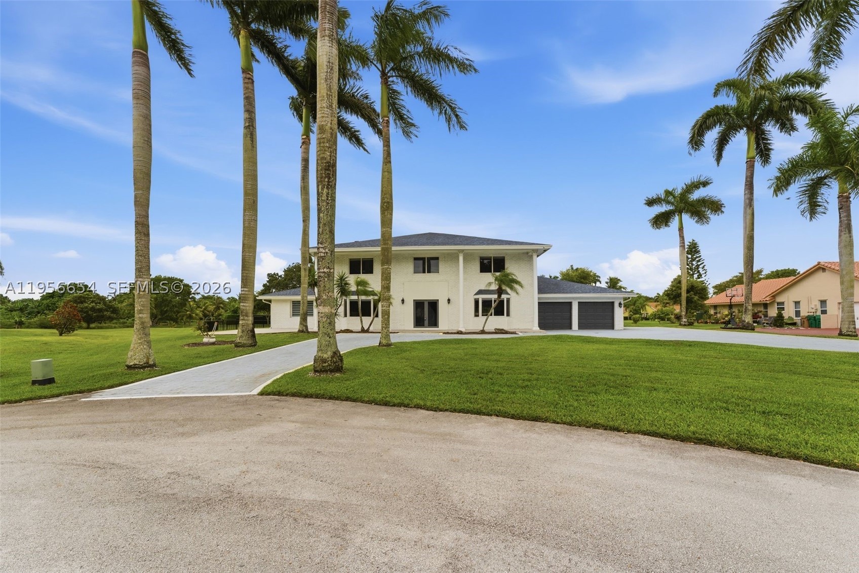 LAUREL OAKS EAST - Residential