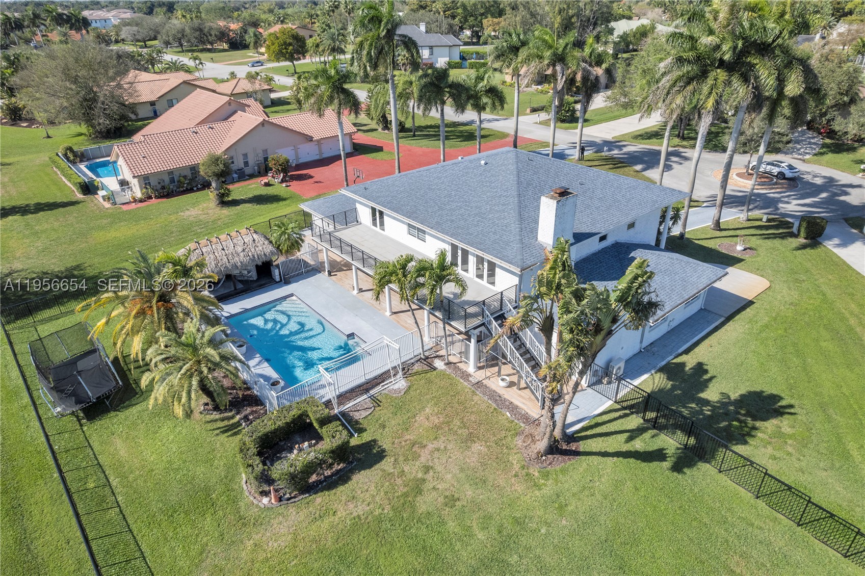 LAUREL OAKS EAST - Residential