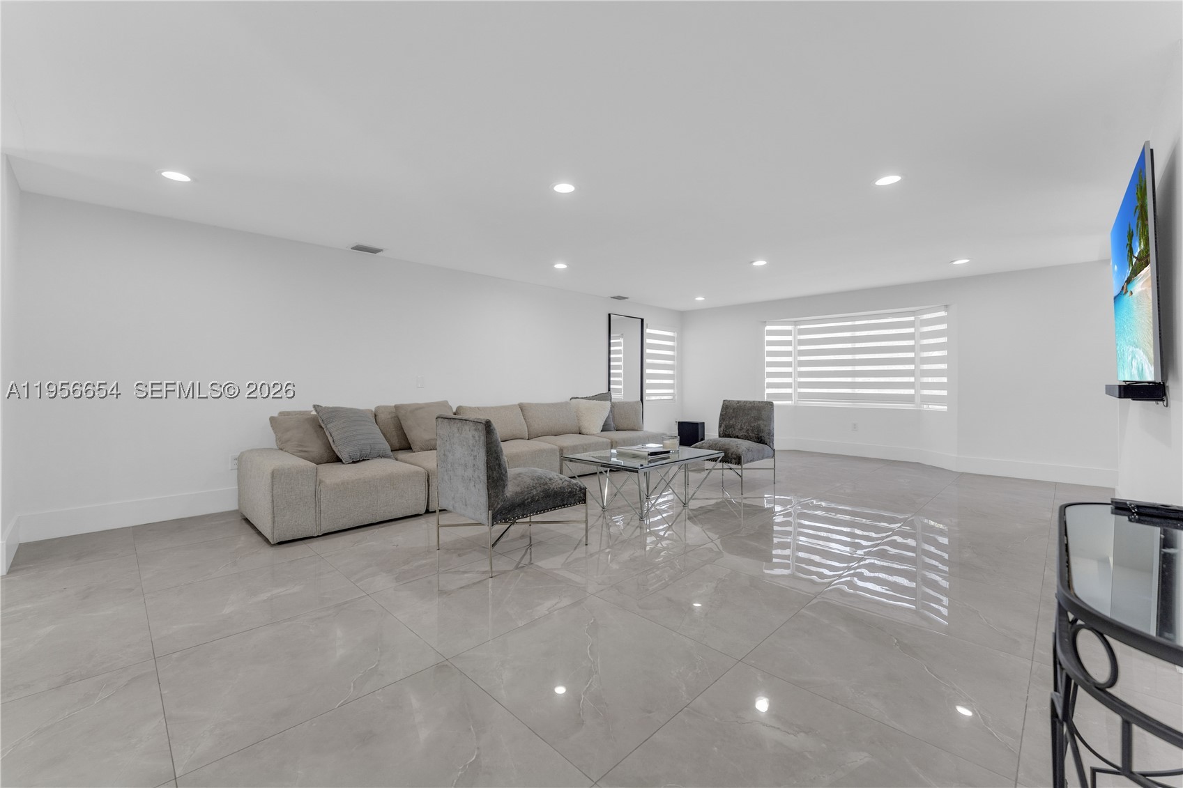 LAUREL OAKS EAST - Residential