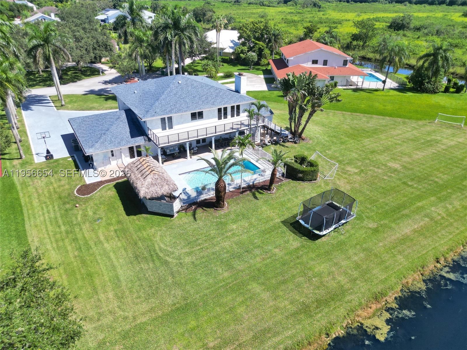 LAUREL OAKS EAST - Residential