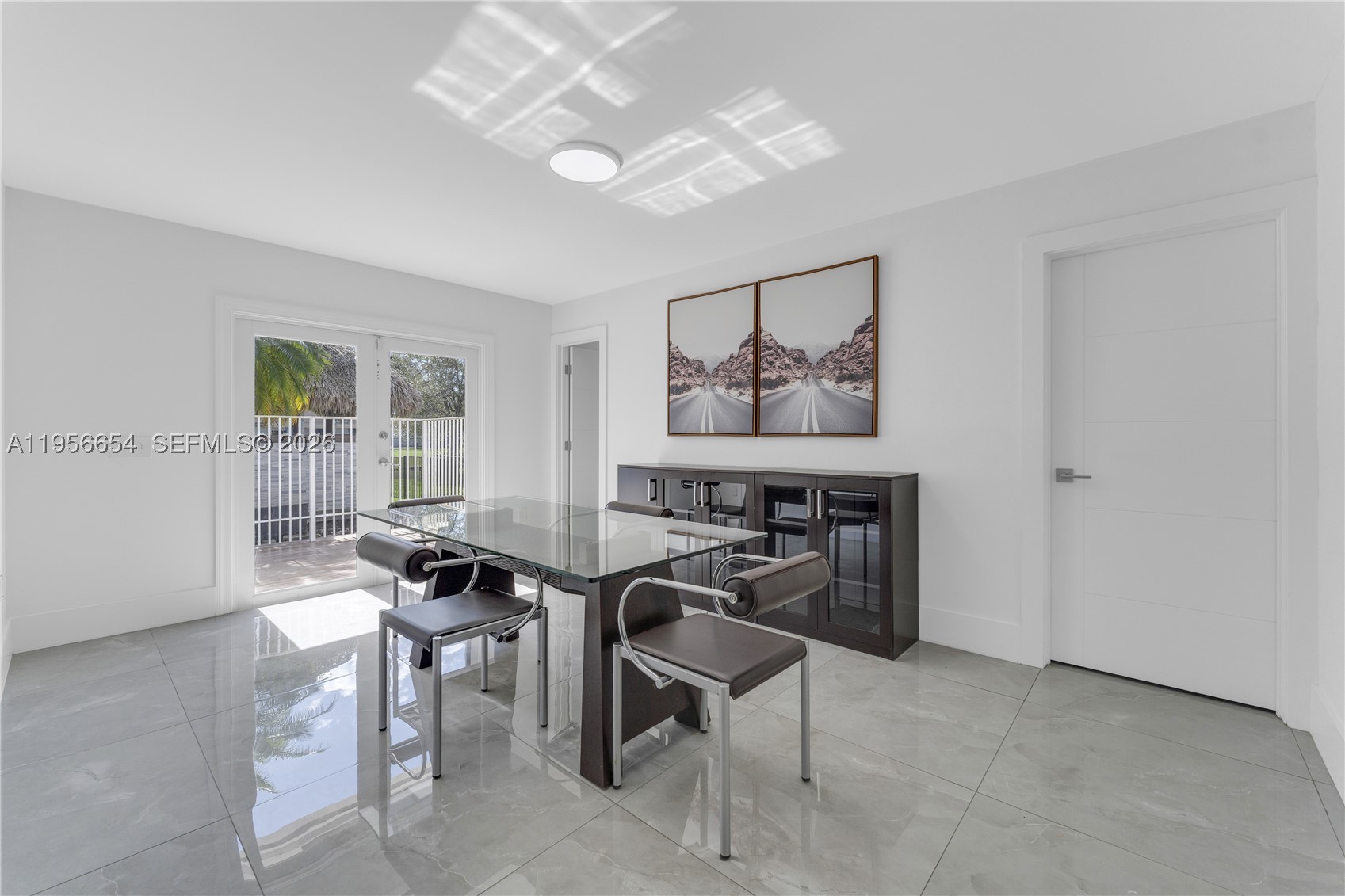 LAUREL OAKS EAST - Residential
