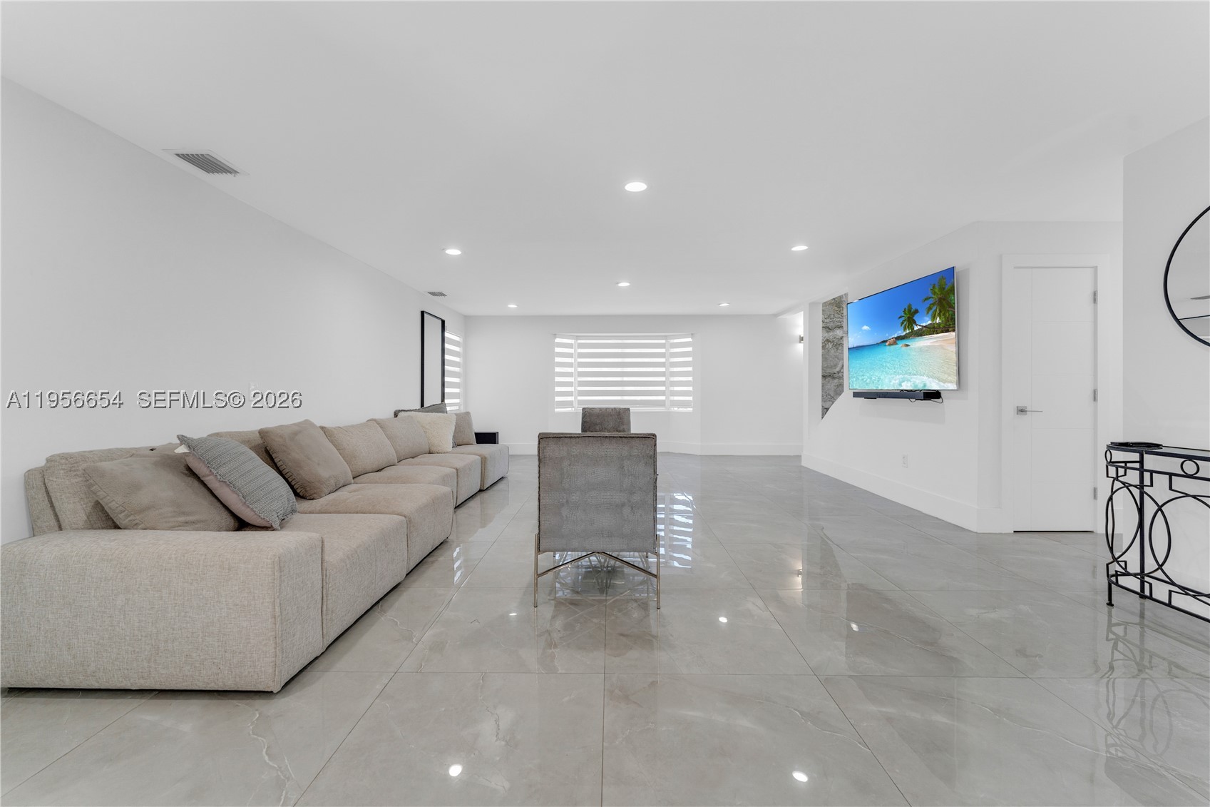 LAUREL OAKS EAST - Residential