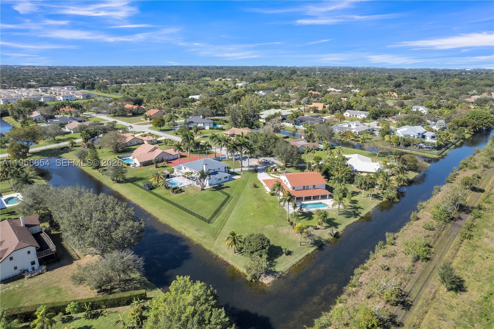 LAUREL OAKS EAST - Residential