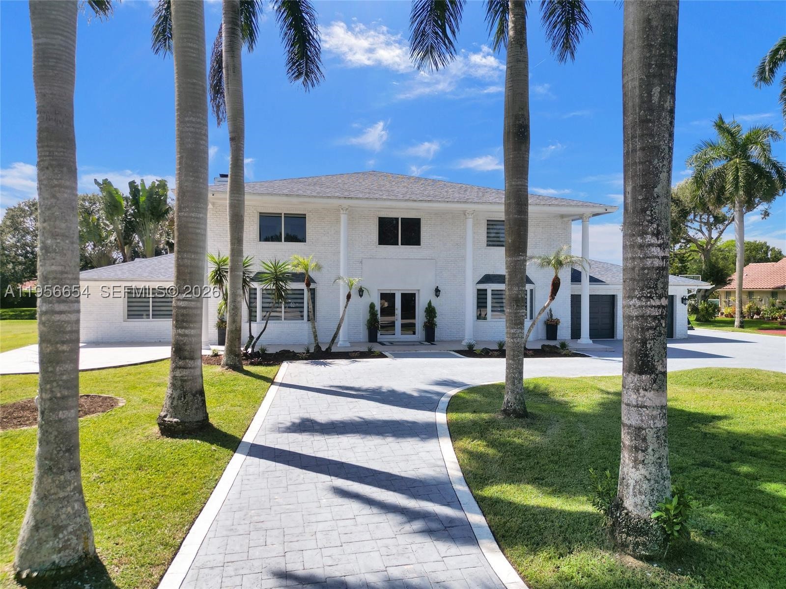 LAUREL OAKS EAST - Residential
