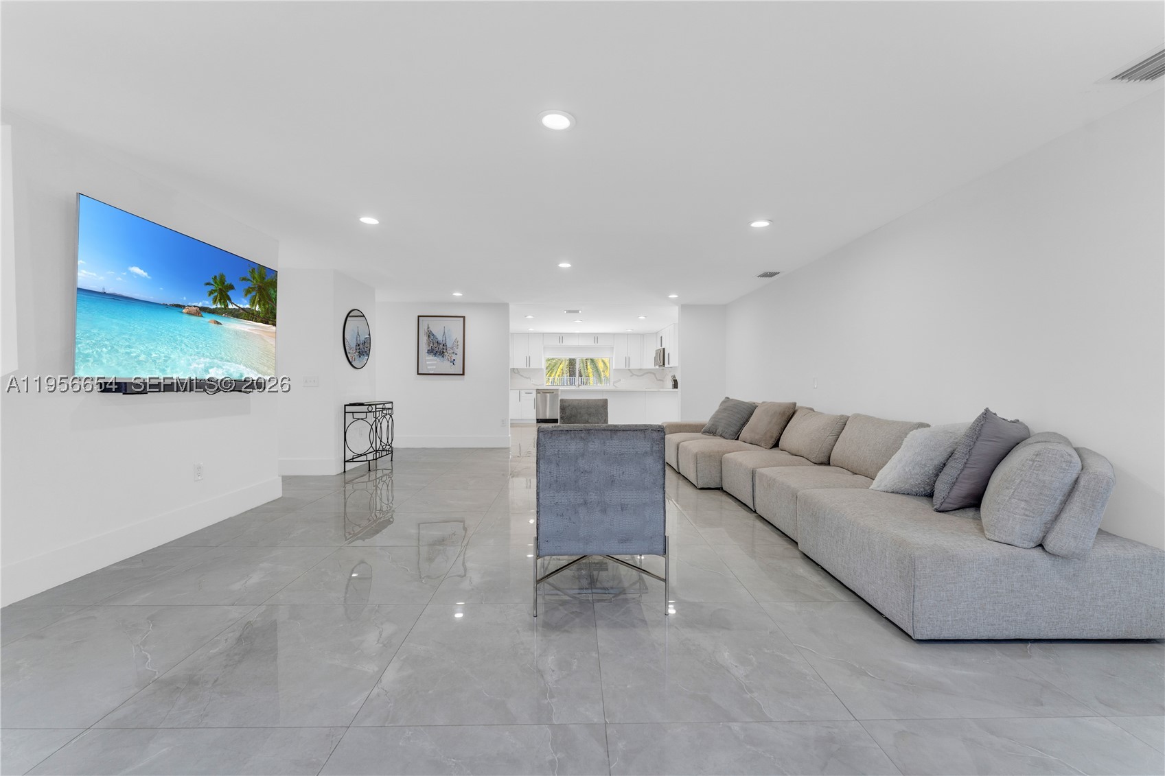 LAUREL OAKS EAST - Residential